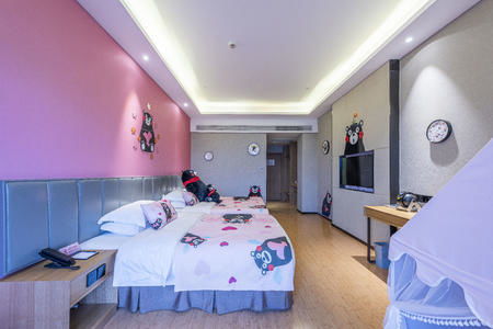 千島湖大排檔對面，盡享湖光山色與家庭樂趣的度假之選